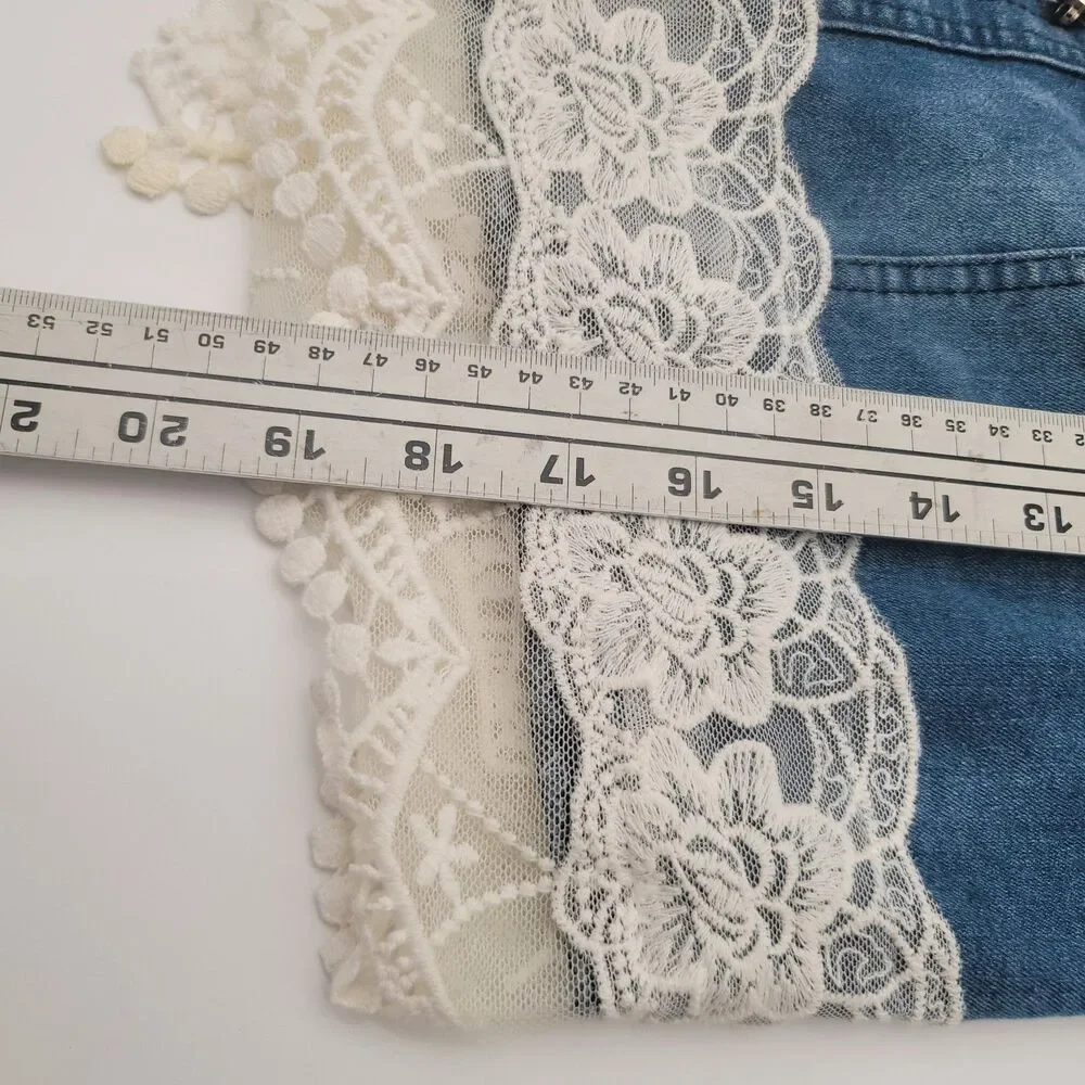 Pearl & Lace Embellished Denim Jacket By LXXY Size 6 Cropped Jean Light Wash